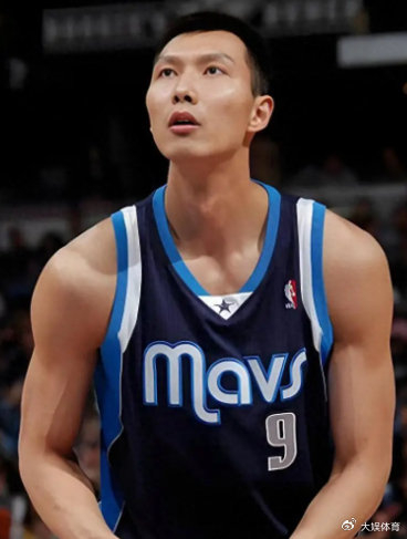 开云-亚洲球员NBA选秀顺位里，易建联6号顺位出道排名第二|篮球|德克-诺维茨基|密尔沃基雄鹿队|艾尔-霍福德|大前锋_新浪新闻